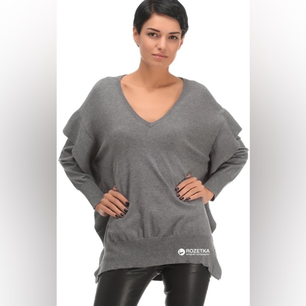 Zara Knit ruffle sweater